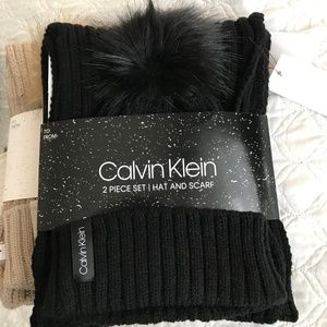 NEW~ Calvin Klein 2 piece Gift set ~ hat and scarf